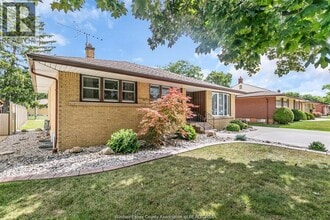 4132 Mt Royal Dr in Windsor, ON - Building Photo - Building Photo