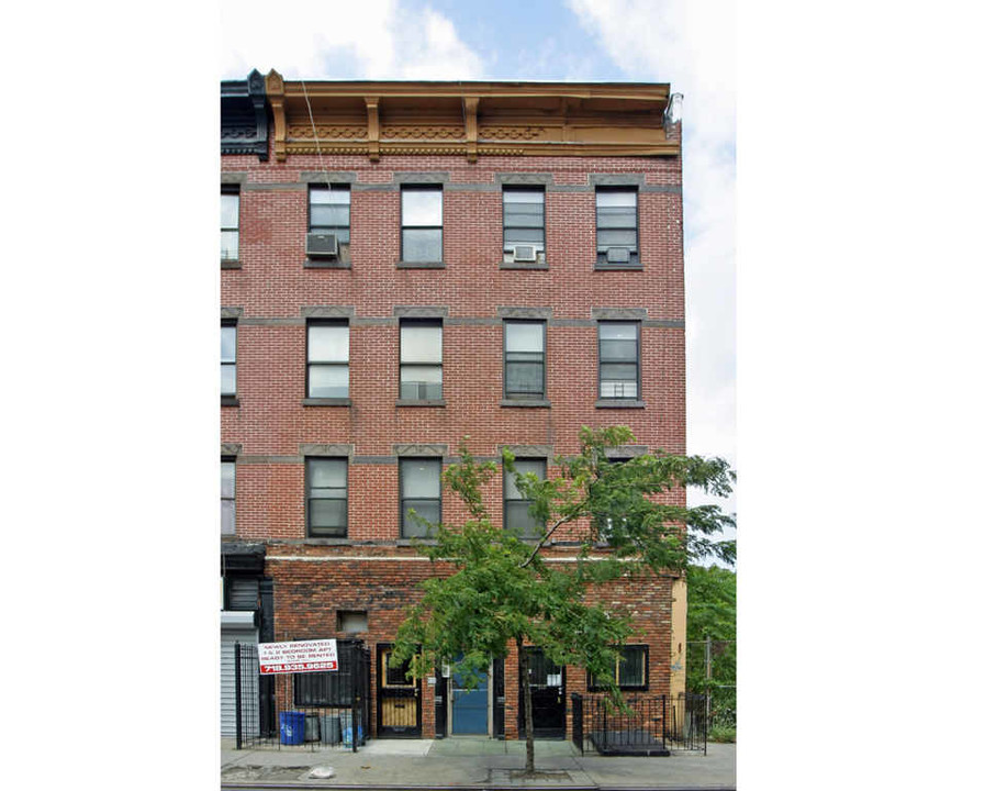 555 Dekalb Ave in Brooklyn, NY - Building Photo