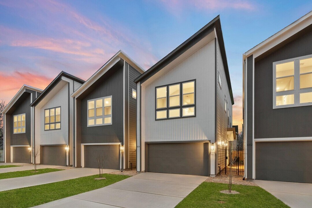 4210 McKinley St in Houston, TX - Foto de edificio