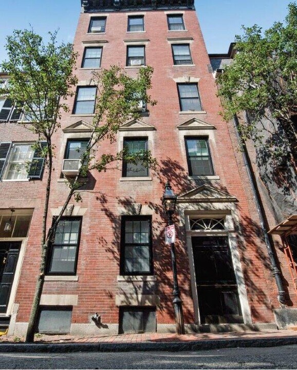 85 Myrtle St in Boston, MA - Building Photo
