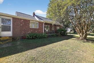 3525 E Ridge Rd in Salisbury, NC - Building Photo - Building Photo