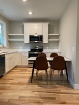 172 White St in South Burlington, VT - Building Photo