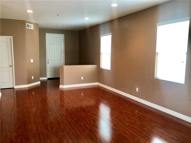 16748 Broadmoor Way in Fontana, CA - Building Photo - Building Photo
