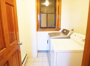 369 Centre St, Unit 2 in Boston, MA - Building Photo - Building Photo