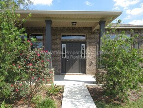 5673 Cane Syrup Cir in Pace, FL - Building Photo - Building Photo