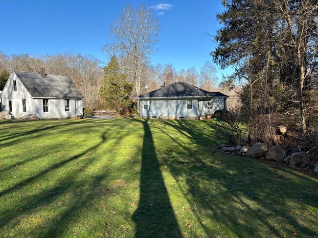 897 Colonel Ledyard Hwy in Ledyard, CT - Building Photo - Building Photo