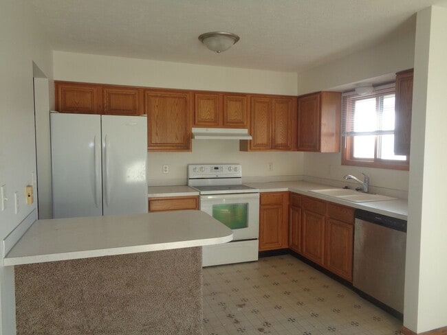 5305 W Madison Ave in Lincoln, NE - Building Photo - Building Photo