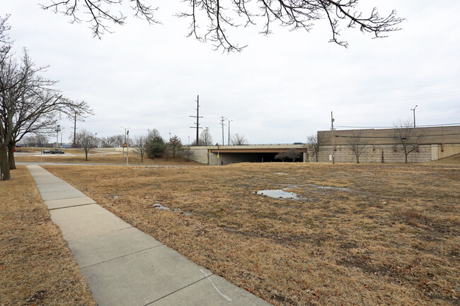 2860 S Kinnickinnic Ave in Milwaukee, WI - Building Photo - Building Photo