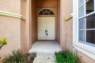 2431 Westmont Dr in Royal Palm Beach, FL - Building Photo - Building Photo