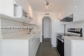 1688 West Ave in Miami Beach, FL - Building Photo - Building Photo