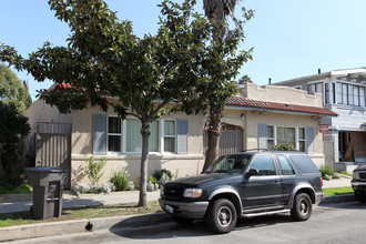 1030 Magnolia Ave in Long Beach, CA - Building Photo - Building Photo