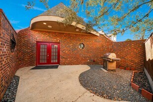 832 W 27th St in Houston, TX - Building Photo