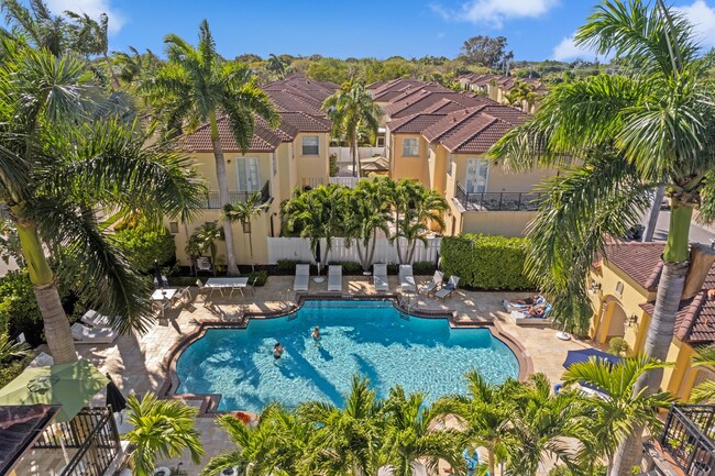 40 Via Floresta Dr in Boca Raton, FL - Building Photo - Building Photo