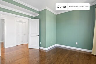 Private bedroom in 4 bed/1.5 bath Home in Boston, MA - Building Photo - Building Photo
