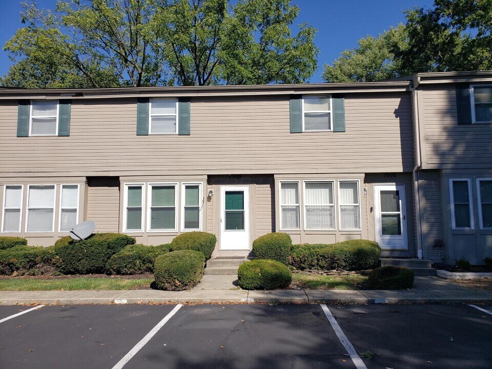 7900 Barkwood Dr in Columbus, OH - Building Photo