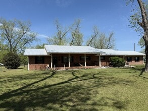 10675 Baxter-Durrence Rd in Glennville, GA - Building Photo - Building Photo