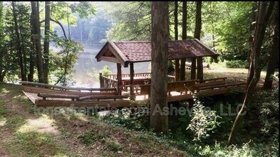 4 Coma Lk Ln in Arden, NC - Building Photo - Building Photo