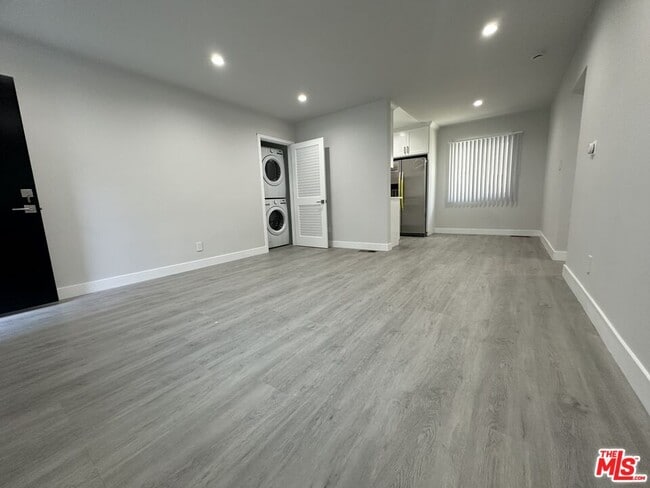 property at 1118 S Holt Ave