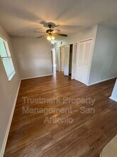 213 Aviation Ave in Schertz, TX - Building Photo - Building Photo