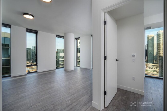 property at 850 W Madison St