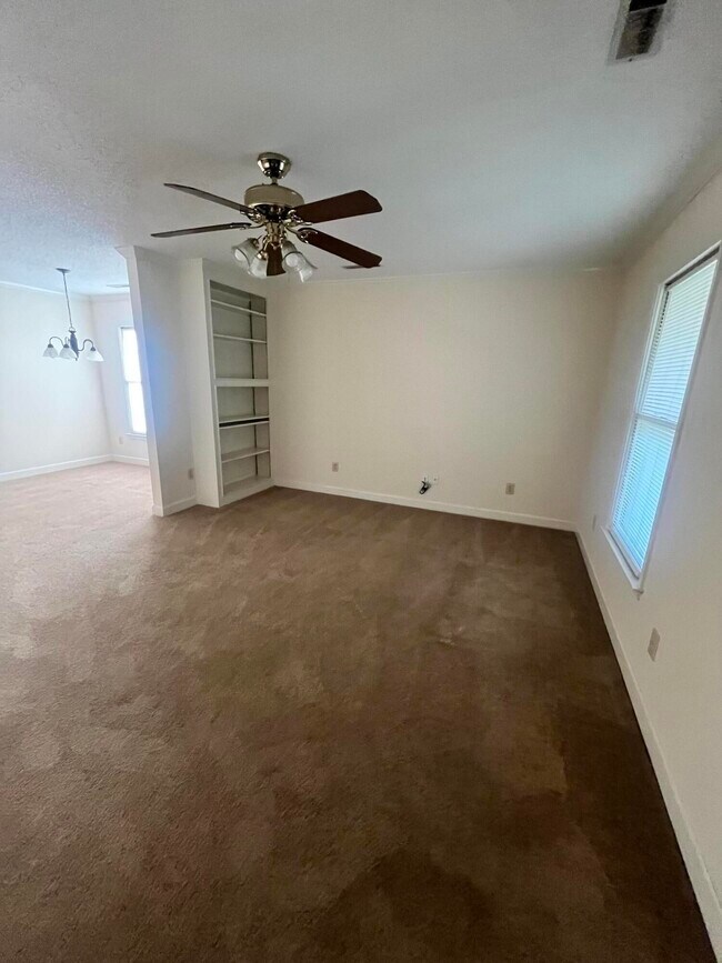 2055 Gion St in Sumter, SC - Building Photo - Building Photo