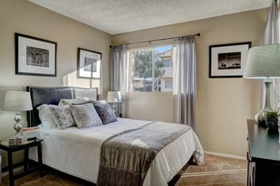 Sunflower Apartments in Tucson, AZ - Building Photo