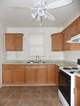 2347 Stark St in Columbia, SC - Foto de edificio - Building Photo
