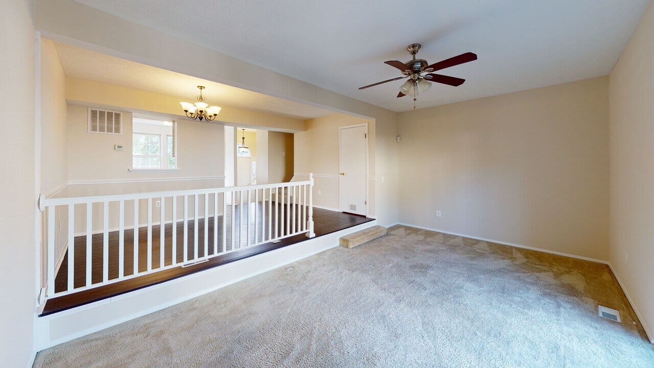 6 Blue Sky Dr in Owings Mills, MD - Building Photo