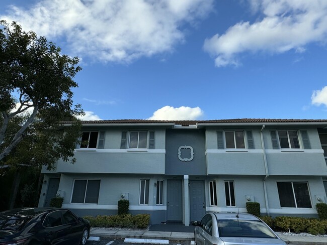 property at 1992 Alamanda Way