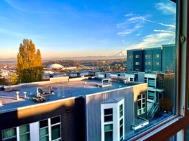 2330 Yakima Ct in Tacoma, WA - Building Photo