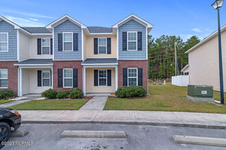 131 Glen Cannon Drive in Jacksonville, NC - Building Photo - Building Photo