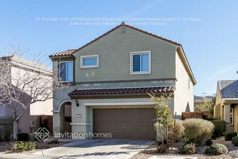 2425 Rue Royale St in Henderson, NV - Building Photo