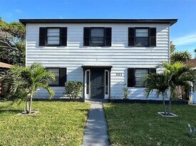321 Conniston Rd, Unit A in West Palm Beach, FL - Building Photo