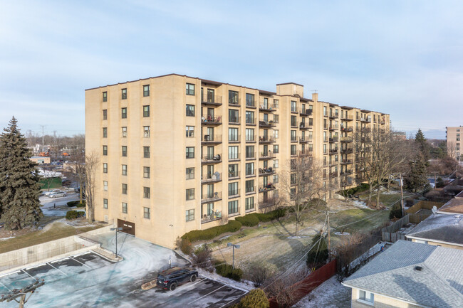 Lincolnwood Suites in Chicago, IL - Building Photo - Building Photo