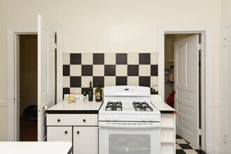2615 N Southport Ave, Unit G04C in Chicago, IL - Building Photo - Building Photo