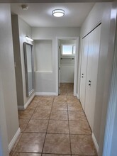 1107 W Memory Ln in Santa Ana, CA - Building Photo - Building Photo