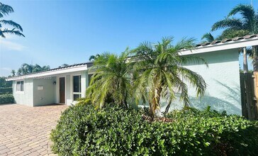 328 SE 6th Ave in Deerfield Beach, FL - Building Photo - Building Photo