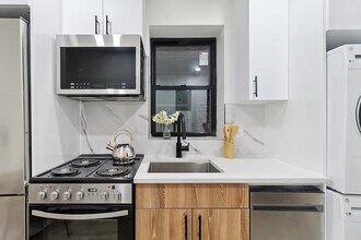 176 Rivington St in New York, NY - Building Photo - Building Photo