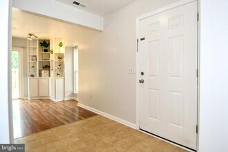 6125 Trident Ln in Woodbridge, VA - Building Photo - Building Photo