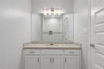 2104 Redbud Ln, Unit 1 in Weslaco, TX - Building Photo - Building Photo