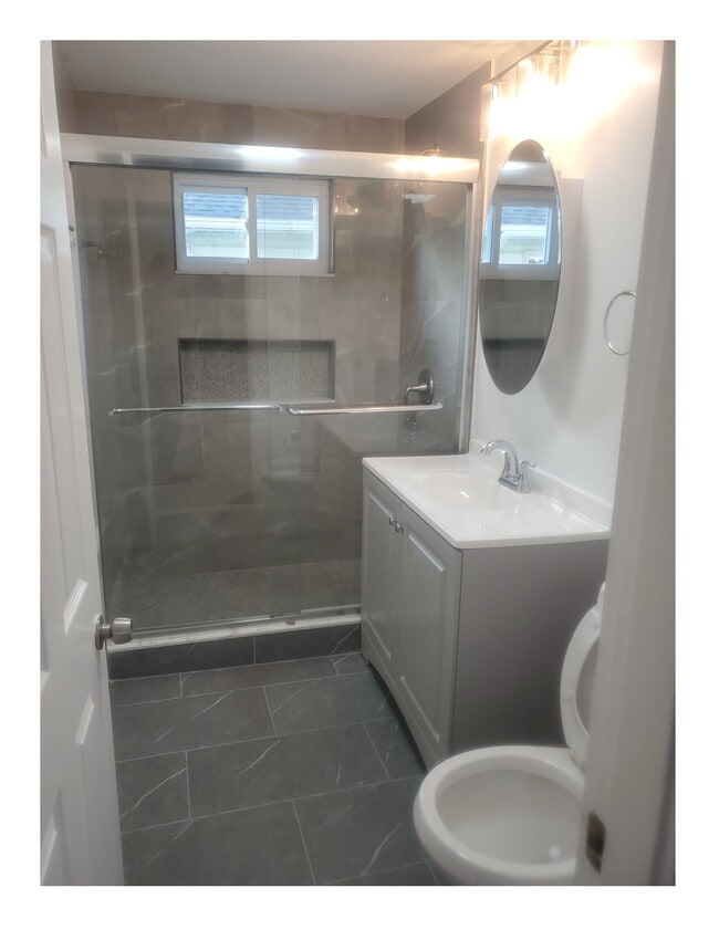 73 Frederick Ave, Unit 73 Frederick Ave unit 2 in Medford, MA - Building Photo - Building Photo