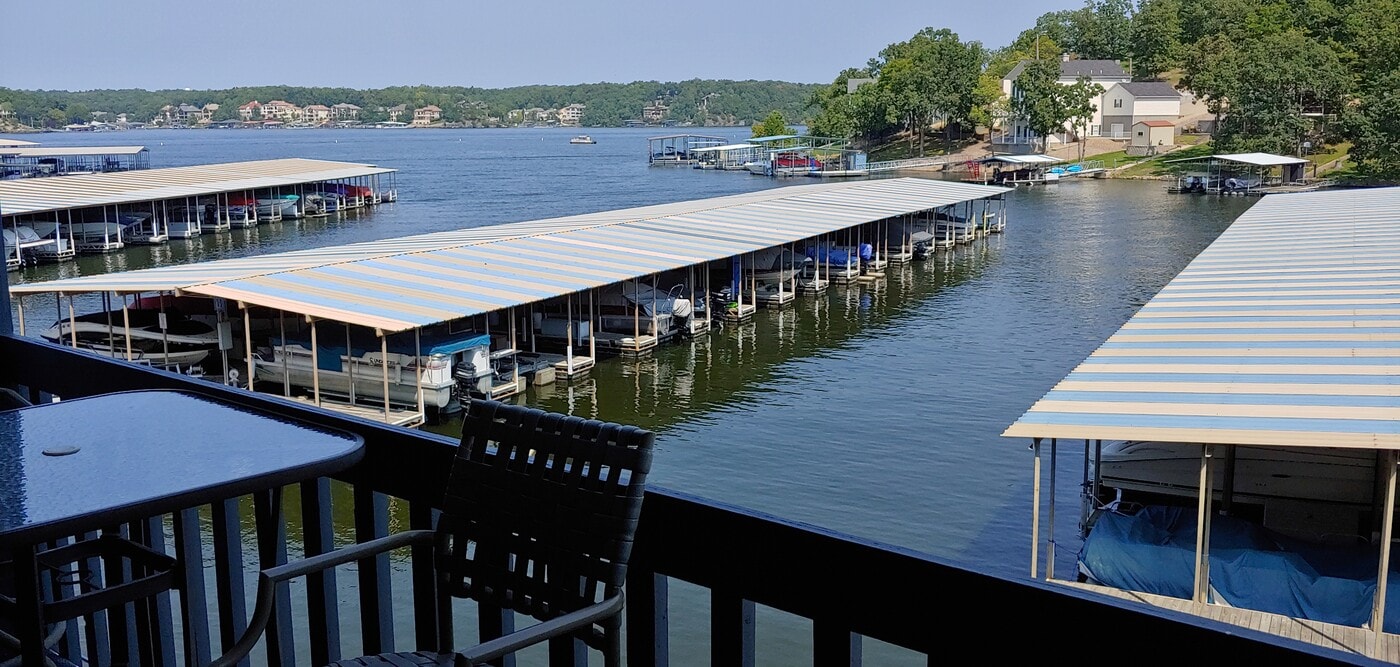 1442 Nichols Rd, Unit Heron Bay B-206 in Osage Beach, MO - Building Photo