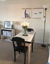 1560 N Sandburg Ter, Unit 3709 in Chicago, IL - Foto de edificio - Building Photo