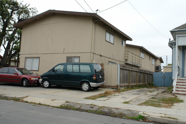 447 Soledad St in Salinas, CA - Foto de edificio - Building Photo