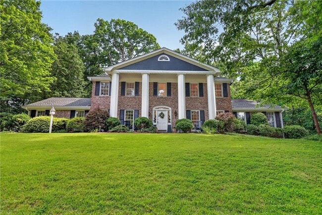 property at 295 Glen Lake Dr NW