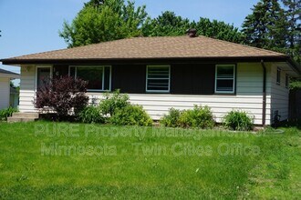 1617 Flag Ave N in Minneapolis, MN - Building Photo - Building Photo