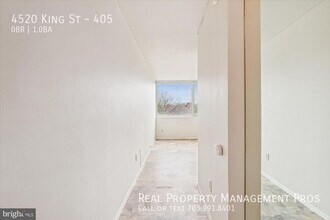 4520 King St in Alexandria, VA - Foto de edificio - Building Photo