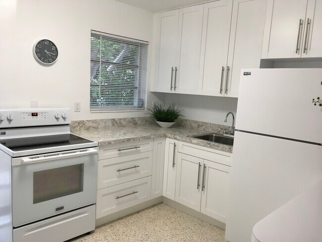 20611 SW 114th Ave in Miami, FL - Building Photo - Building Photo