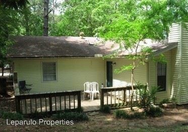 1827 Devra Dr in Tallahassee, FL - Foto de edificio - Building Photo