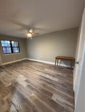 5614 Harvest Hill Rd in Dallas, TX - Foto de edificio - Building Photo